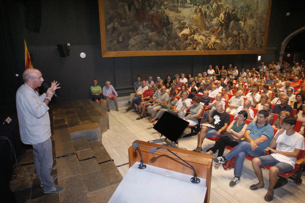 Llach presenta el Debat Constituent a Girona