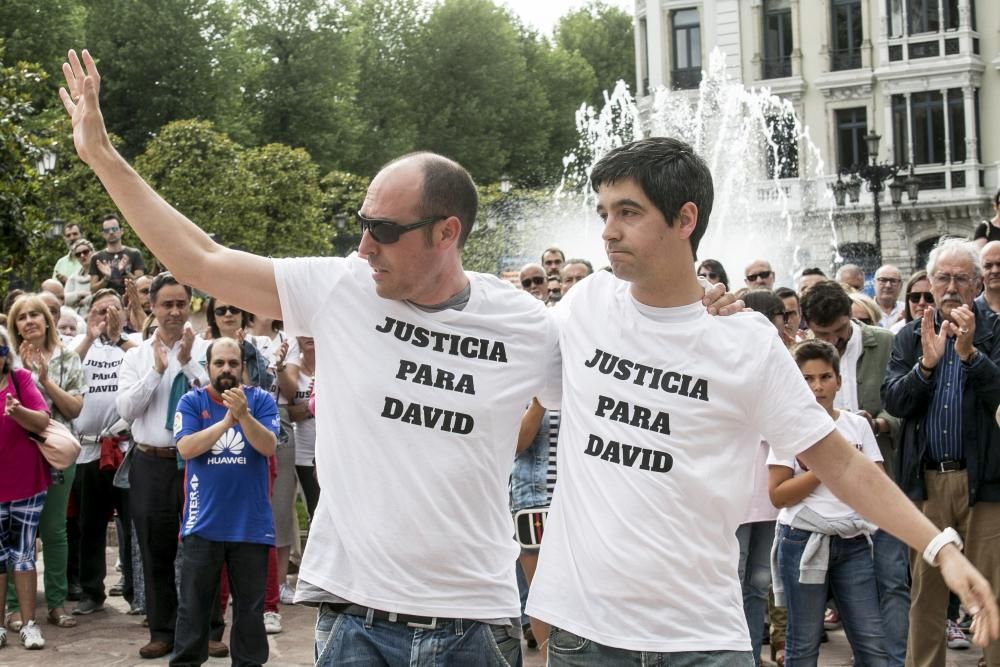 Concentración en Oviedo para pedir justicia para David Carragal