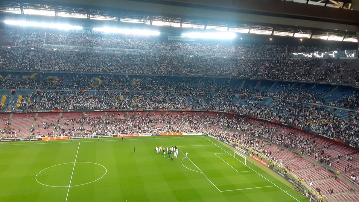 Surrealista. La imagen del Camp Nou que está dando la vuelta al mundo... ¡25.000 alemanes!