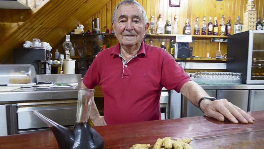 Aníbal Ledo no Priorato na rúa da Franxa da Coruña.