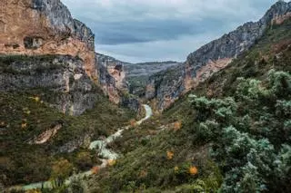 La ruta de senderismo secreta de Aragón entre cañones y cuevas rupestres