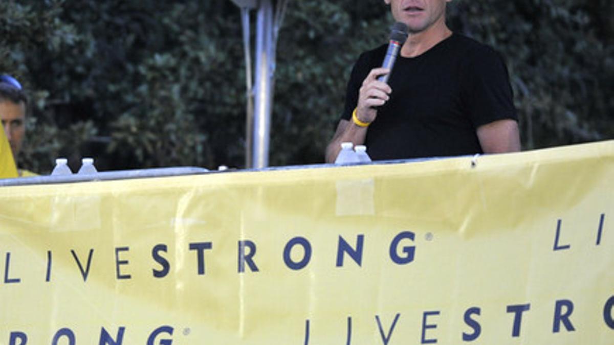 Lance Armstrong habla para 4.300 ciclistas este domingo en una competición benefica contra el cáncer