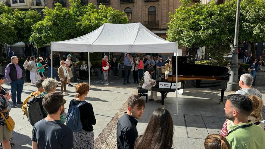 Pianos en las calles de Córdoba: dejad que todos se acerquen y nos toquen