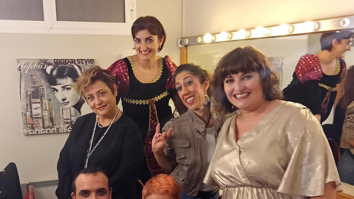 Preparativos de una de las actuaciones de la Mostra de Teatre