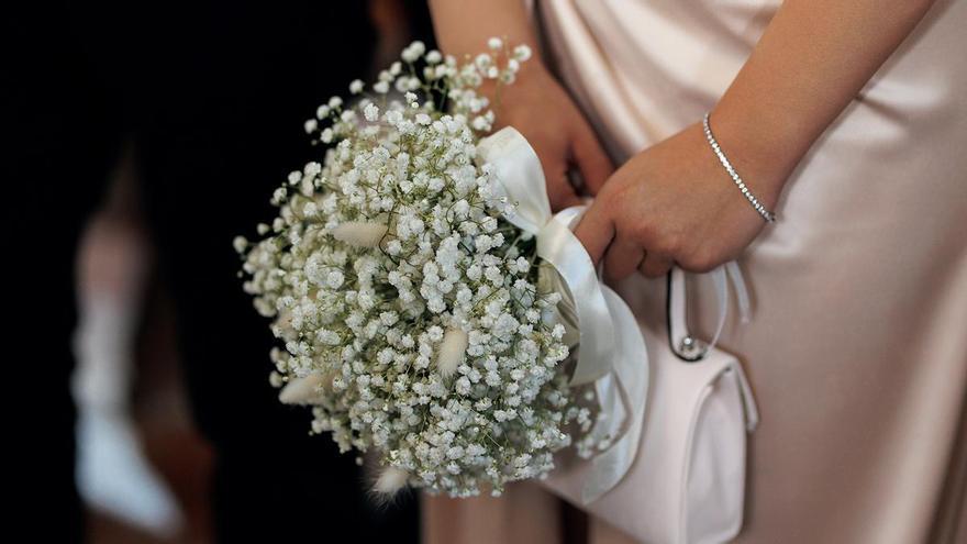 Una experta en bodas y reuniones de sociedad desvela la subida del regalo de bodas a partir del verano de 2026: ya supera los 250 euros y el sobre está mal visto