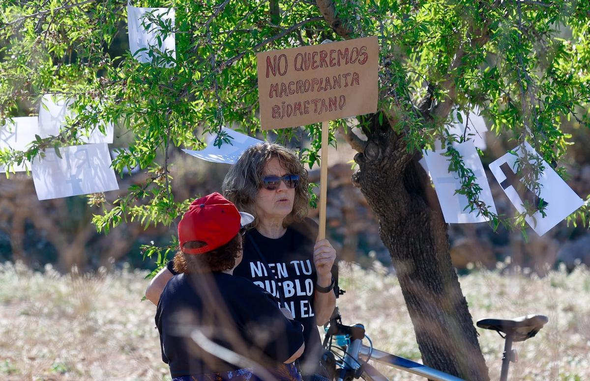 Protesta contra la planta de biometano de Llíria por el inicio de las obras