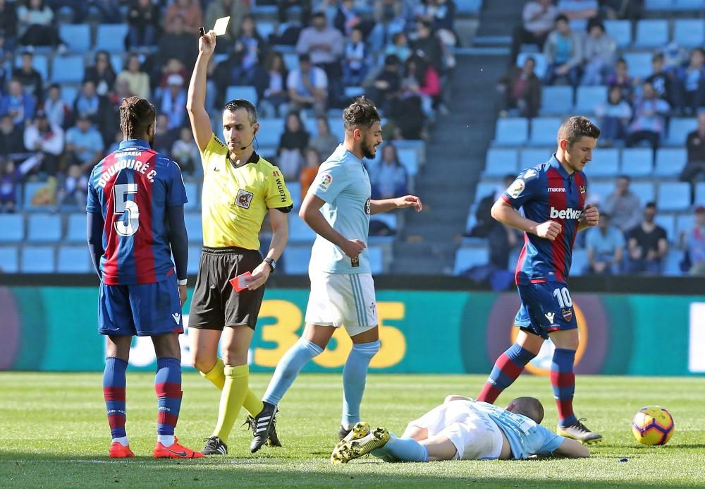 El Celta - Levante, en imágenes. // M.G. Brea | R. Grobas | EFE