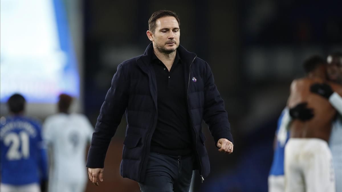 Liverpool (United Kingdom)  12 12 2020 - Chelsea manager Frank Lampard reacts after the English Premier League soccer match between Everton FC and Chelsea FC in Liverpool  Britain  12 December 2020  (Reino Unido) EFE EPA Clive Brunskill   POOL EDITORIAL USE ONLY  No use with unauthorized audio  video  data  fixture lists  club league logos or  live  services  Online in-match use limited to 120 images  no video emulation  No use in betting  games or single club league player publications