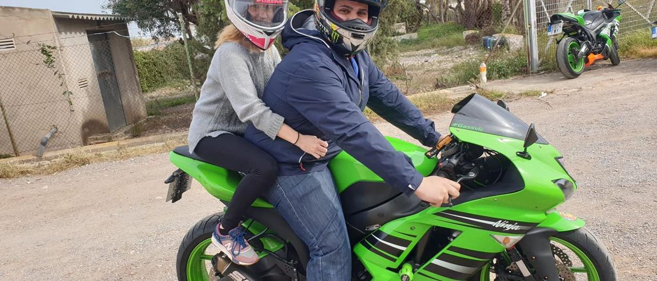Dany y su mujer Carol son grandes aficionados a las motos.