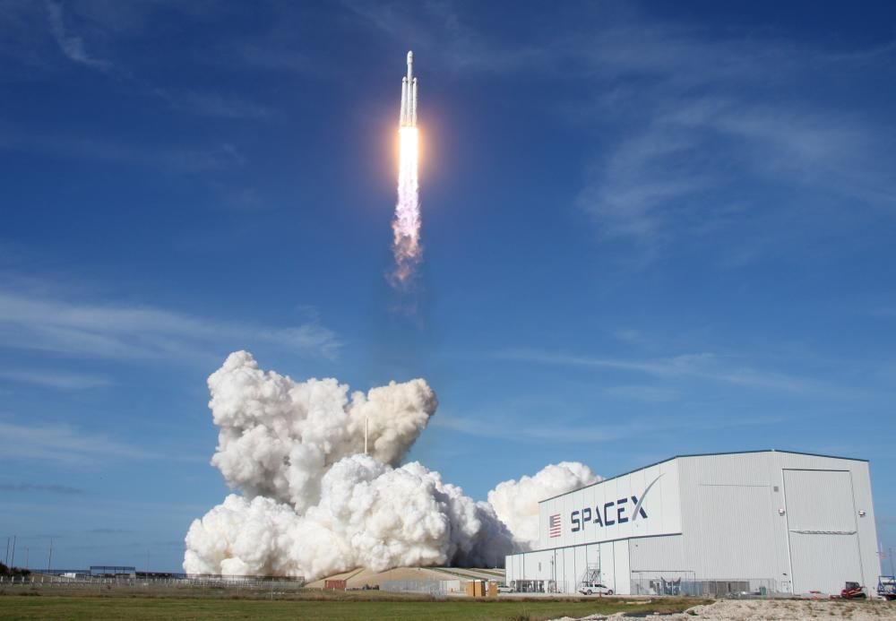 Llançament del coet «Falcon Heavy» d'SpaceX