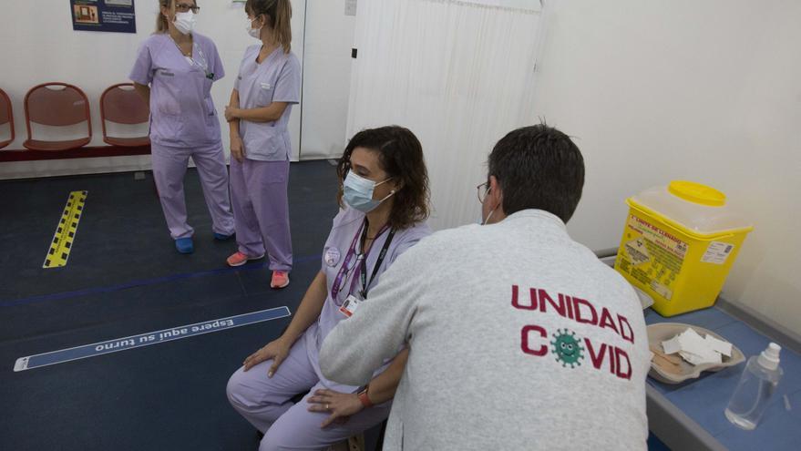 Cuarta dosis contra el covid para sanitarios