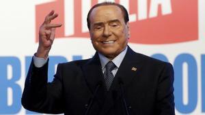 Berlusconi, ingressat a cures intensives en un hospital de Milà