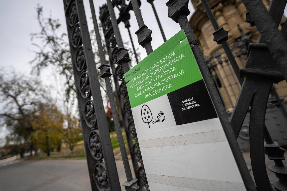 La sequía afecta los espacios verdes del Parque de la Ciutadella en Barcelona