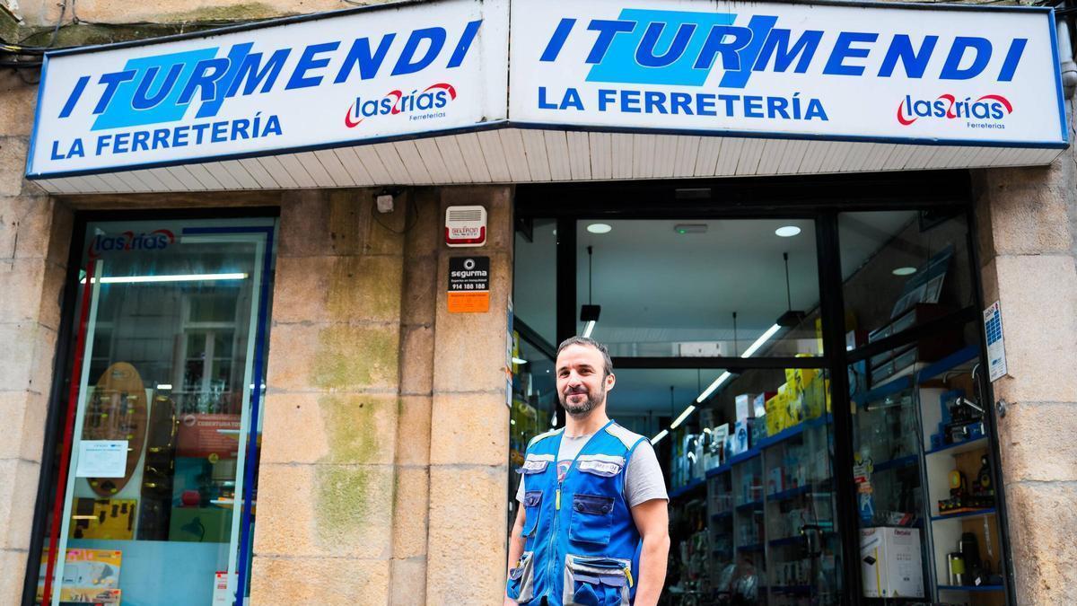 Rubén Alonso cuenta la historia de la Ferretería Iturmendi y qué hace que se mantenga en activo tras ocho décadas.