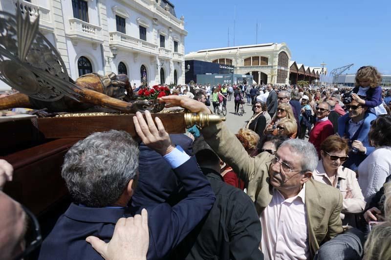 Llegada del Cristo del Grao, el Negret, al puerto