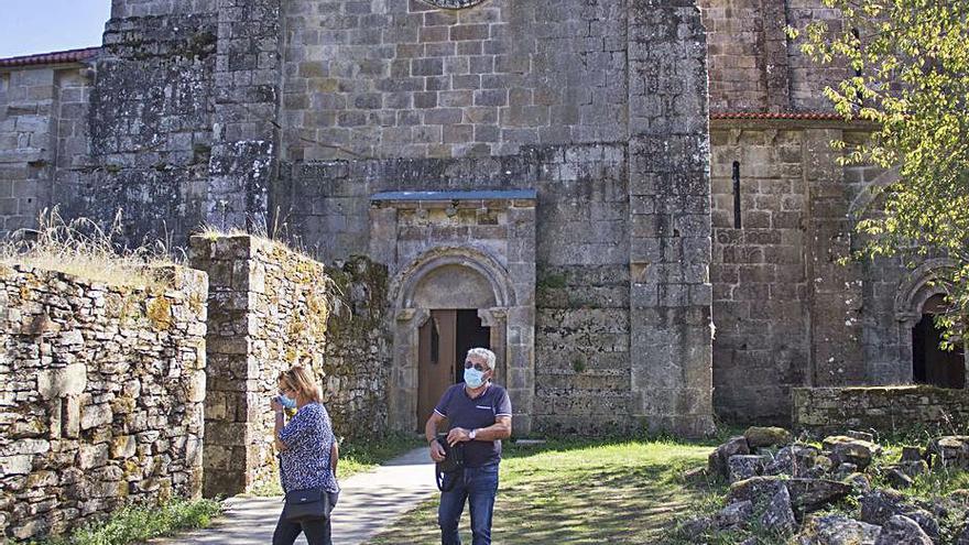 Visitas al monasterio de Carboeiro, con récord este verano.