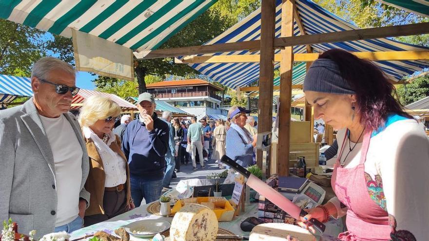 Grado prepara para este domingo su primer Mercado de Alimentos del Paraíso: el parque Manuel Pedregal acogerá los puestos