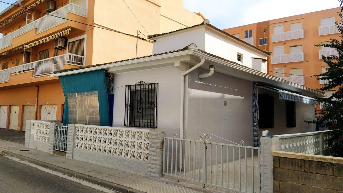 La casa en la que ha tenido lugar el suceso, en la localidad de Miramar, en la comarca de la Safor