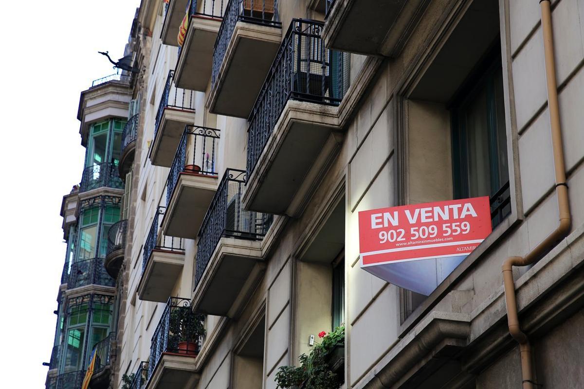 Imagen de un cartel de venta de una vivienda