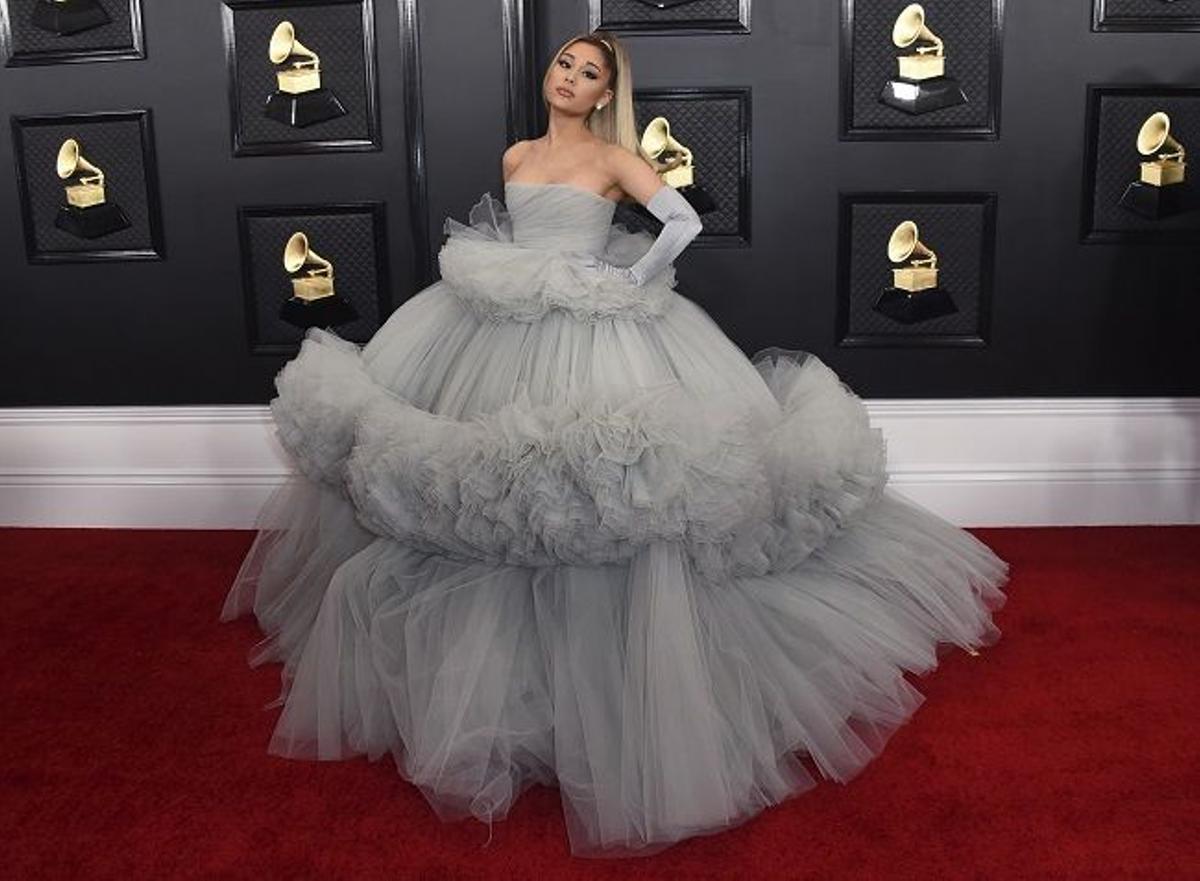 Ariana Grande con vestido de tul de Giambattista Valli