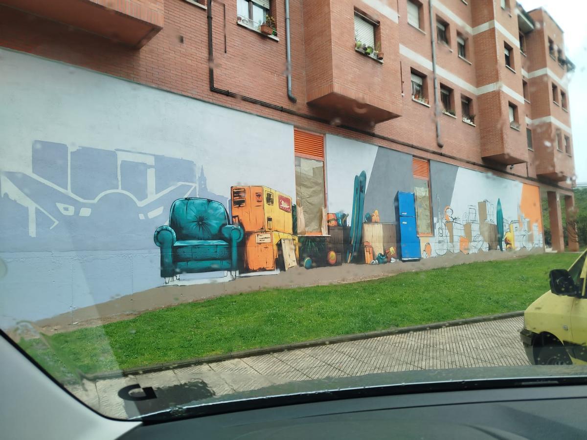 Otra parte de la obra artística.