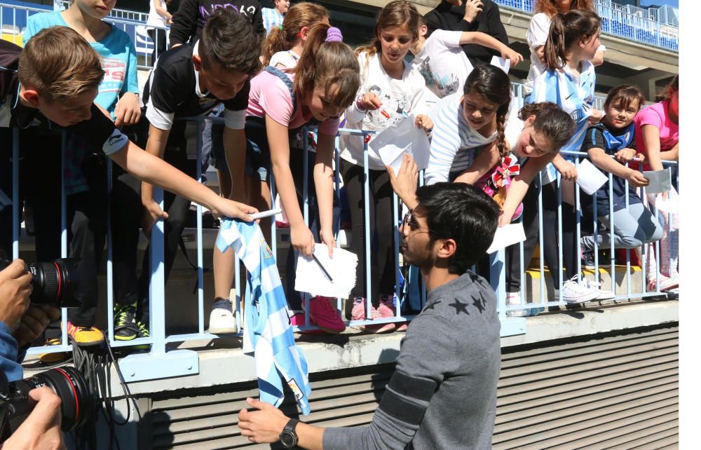 El equipo blanquiazul abre la grada de La Rosaleda a miles de niños de varios colegios de Málaga.