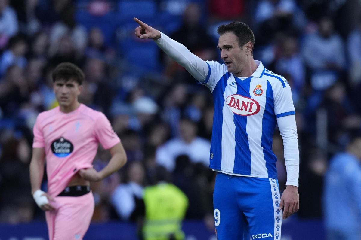 Kike García celebra su gol para empatar el partido.jpg