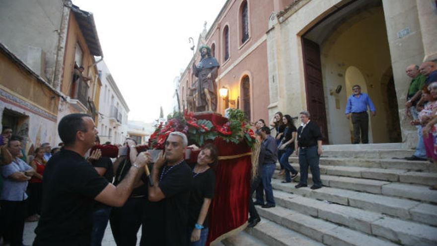 Un instante de la procesión