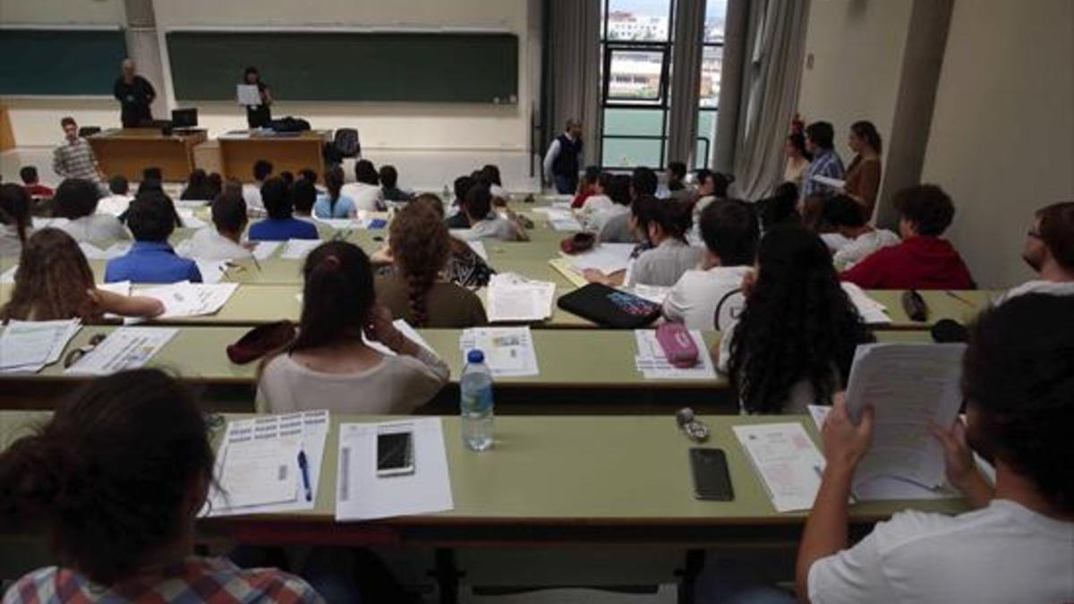 Un grupo de alumnos de Oviedo, durante las pruebas de este mes.
