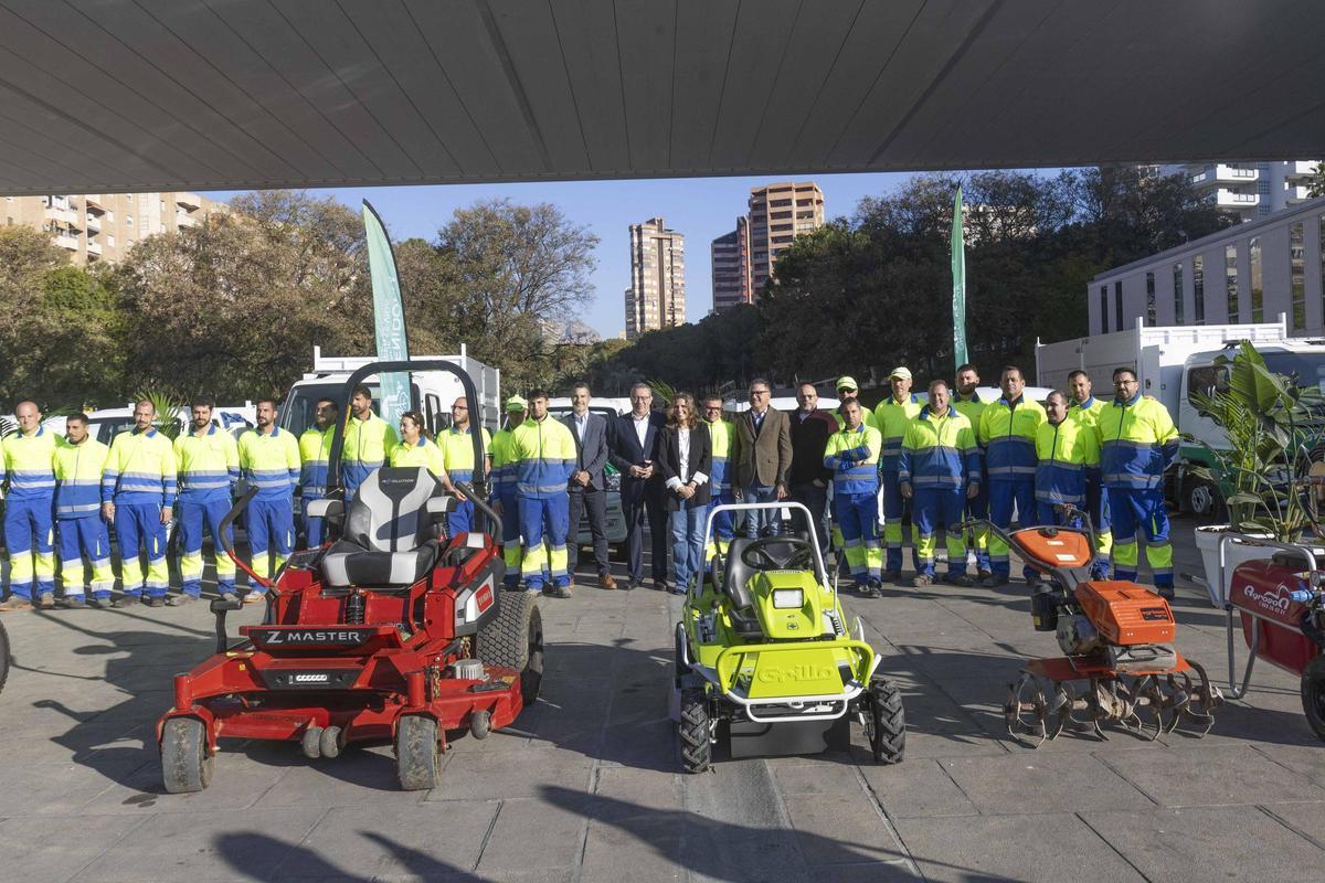 Benidorm presenta un nuevo servicio de conservación y limpieza de zonas verdes gestionado por Actúa
