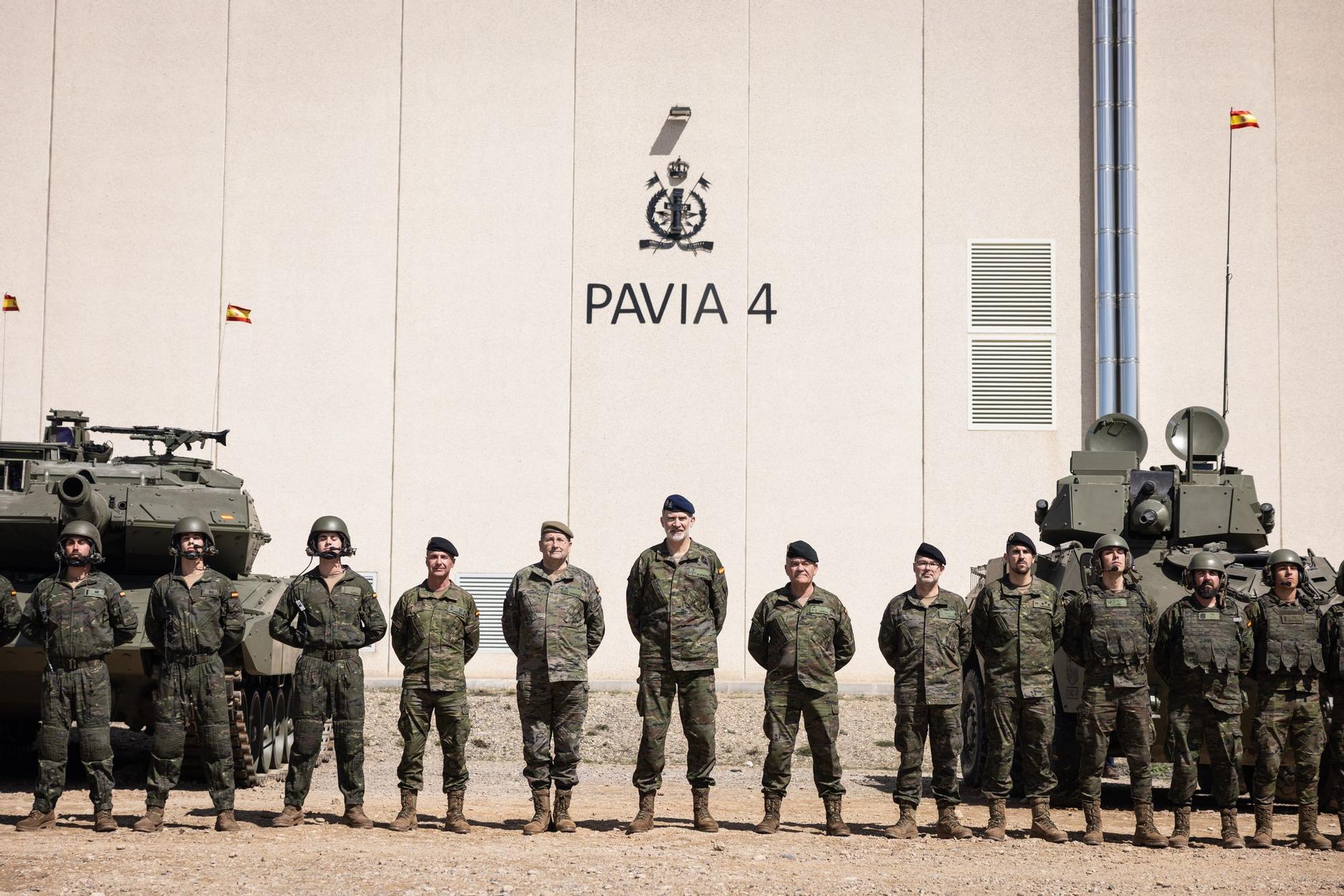 Felipe VI visita la brigada Aragón I en Zaragoza