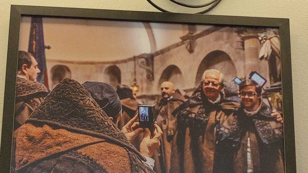 Así ha sido la inauguración de la exposición fotográfica "Momentos de la Pasión"