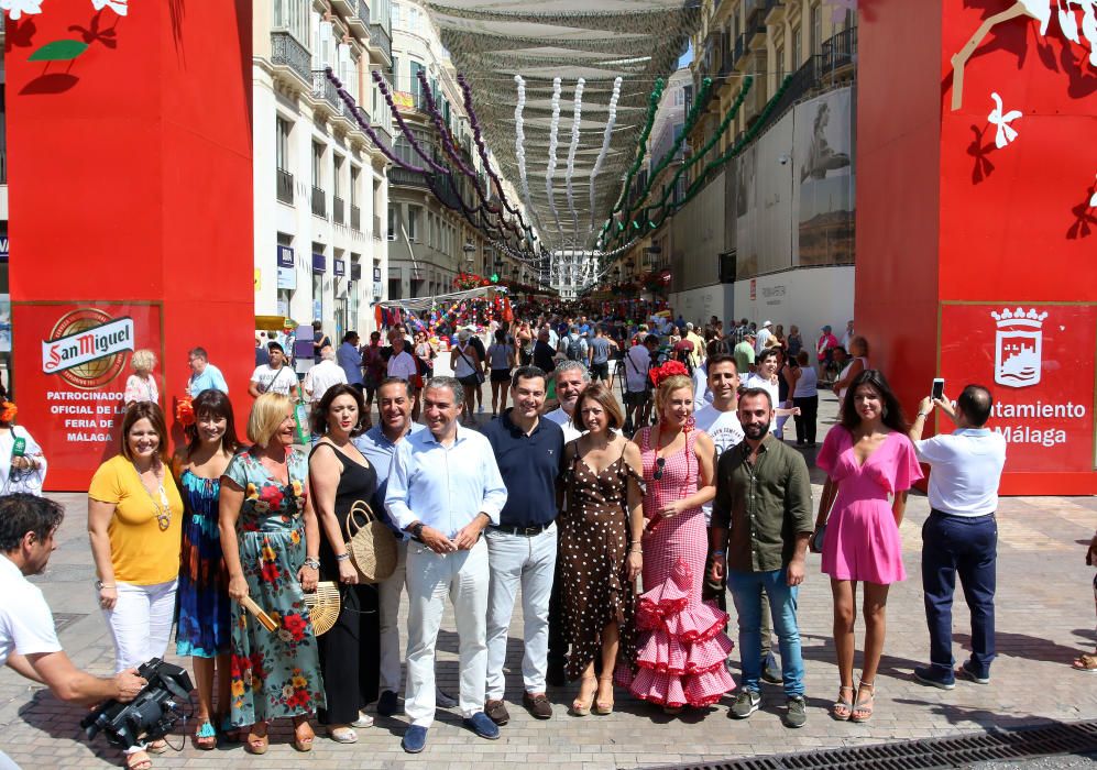 Juanma Moreno visita la Feria de día de Málaga