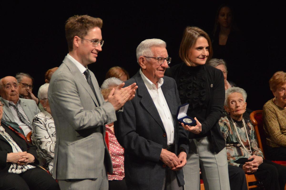 Figueres homenatja la generació de 1936 amb la medalla de les Fires