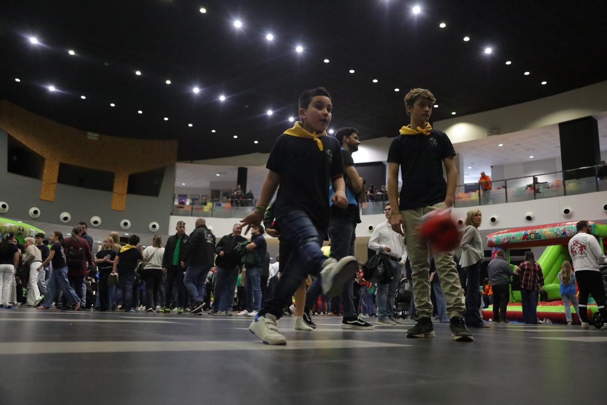 Els més petits van disfrutar de la jornada al Palau de la Festa.