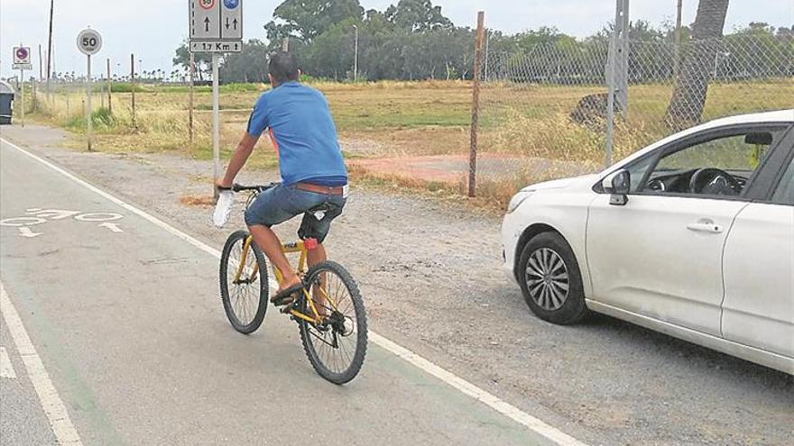 Proyectan dotar de seguridad al carril bici que une Puerto y Grao