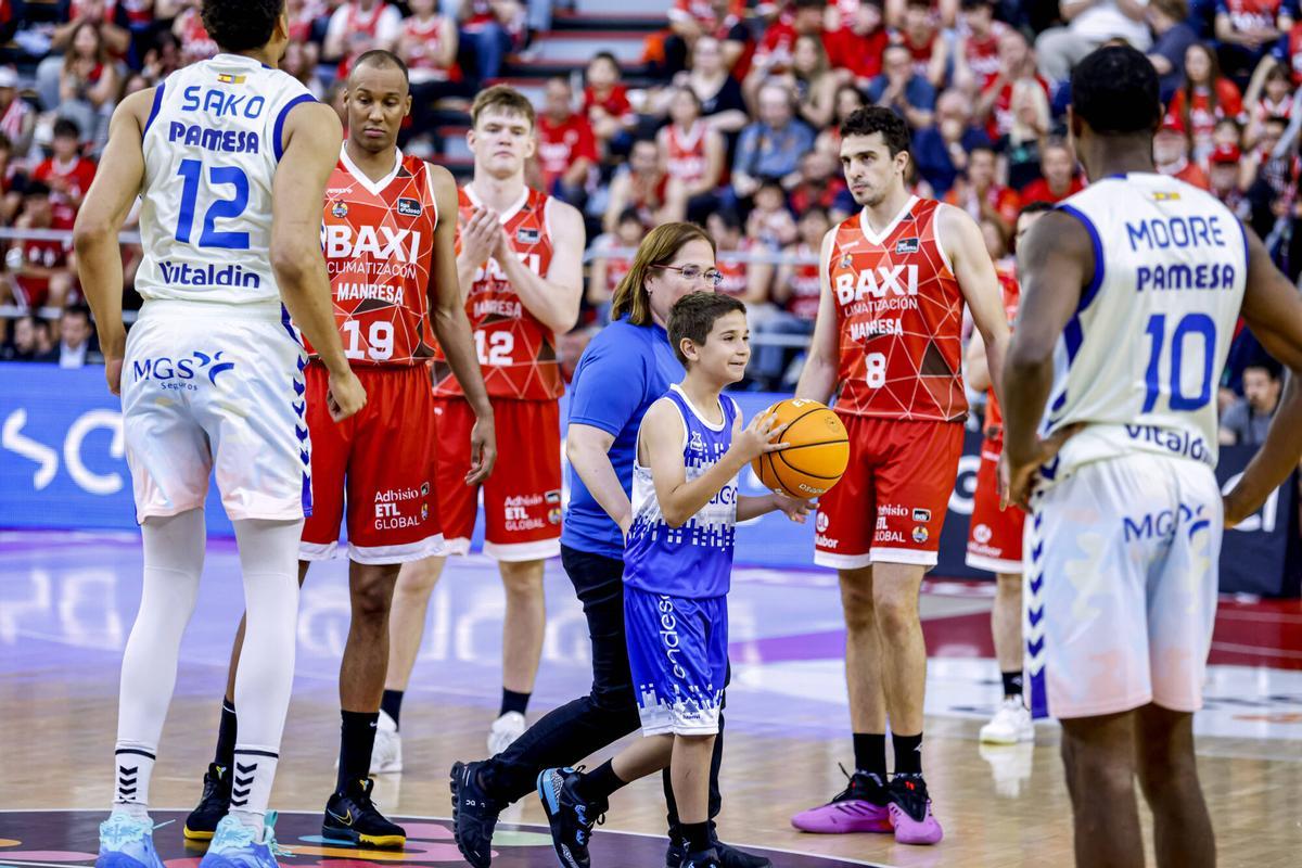 Imatges del Baxi Manresa - València Basket