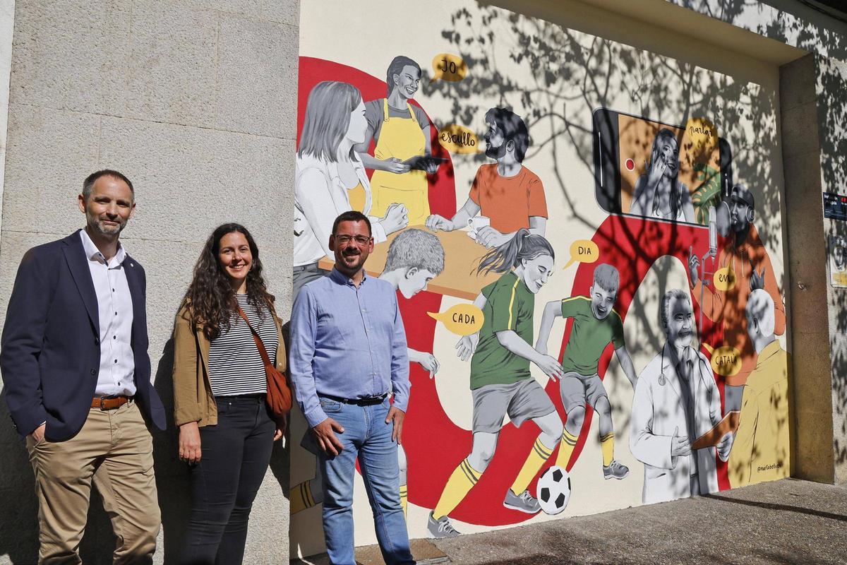 Les imatges del mural a favor del català a Girona de Marta Bellvehí