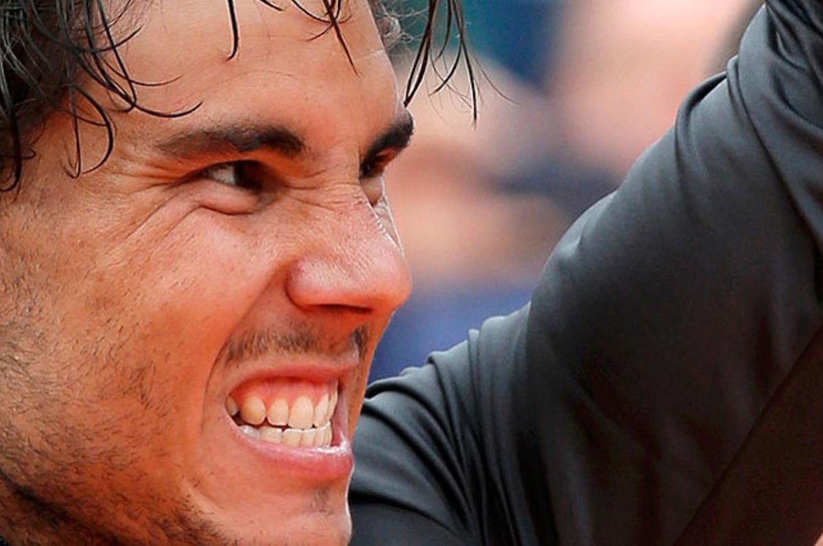 Rafael Nadal, després de vèncer el serbi Novak Djokovic durant la final de Roland Garros, a París.