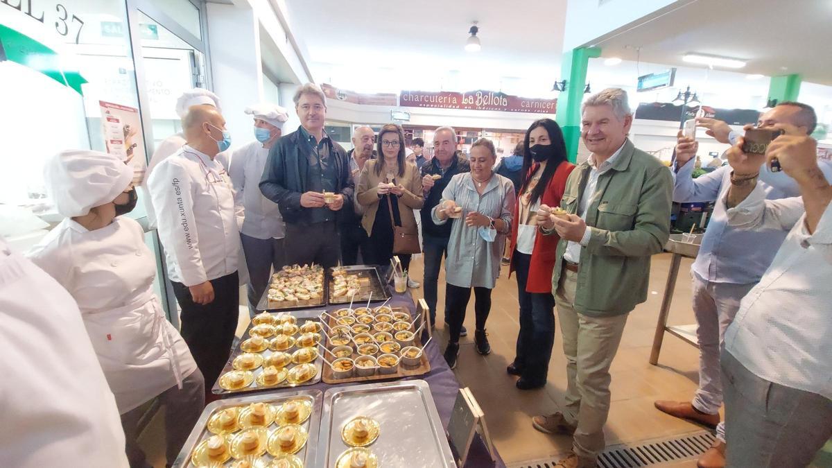 Una de las apariciones públicas de Noemi Outeda en su etapa como concejala y diputada provincial. Una de las apariciones públicas de Noemi Outeda en su etapa como concejala y diputada provincial.