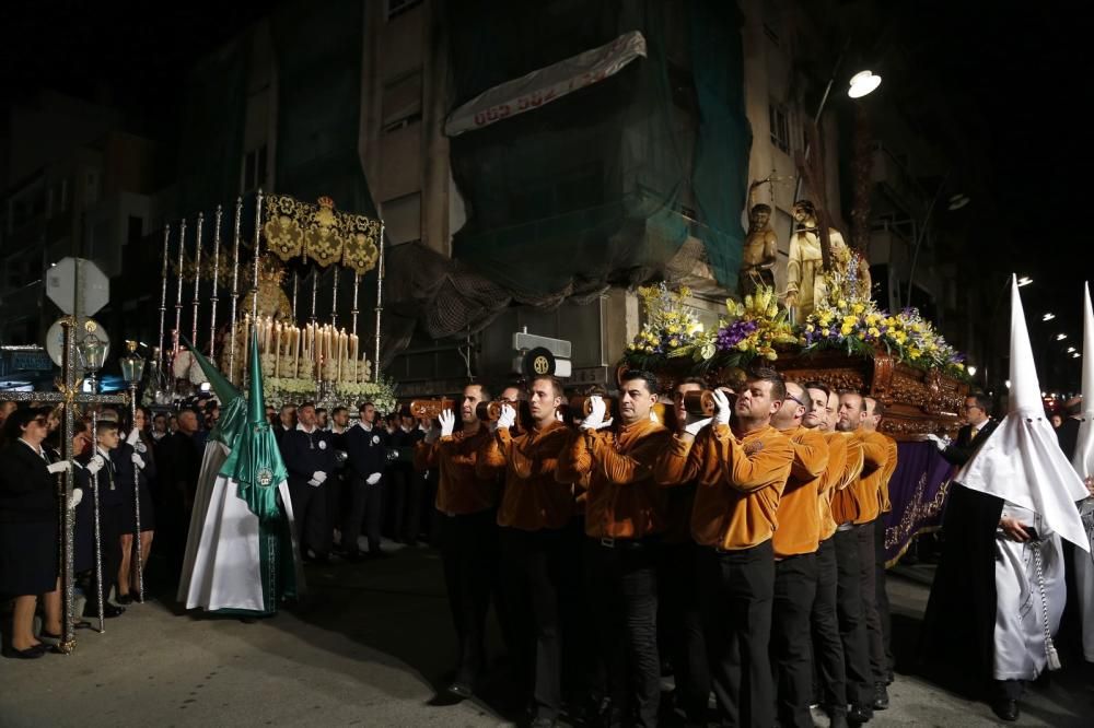 La Esperanza y el Cristo de la Caída protagonizaron el Encuentro en la Vía Doloresa de la Semana Santa de Torrevieja