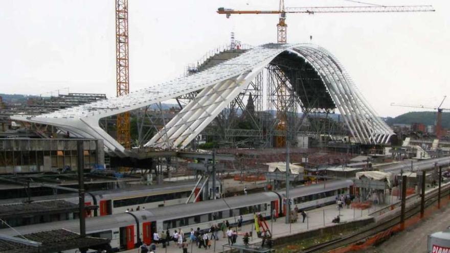 Obras de construcción de la estación de Lieja, en Bélgica, con la estructura de Emesa.