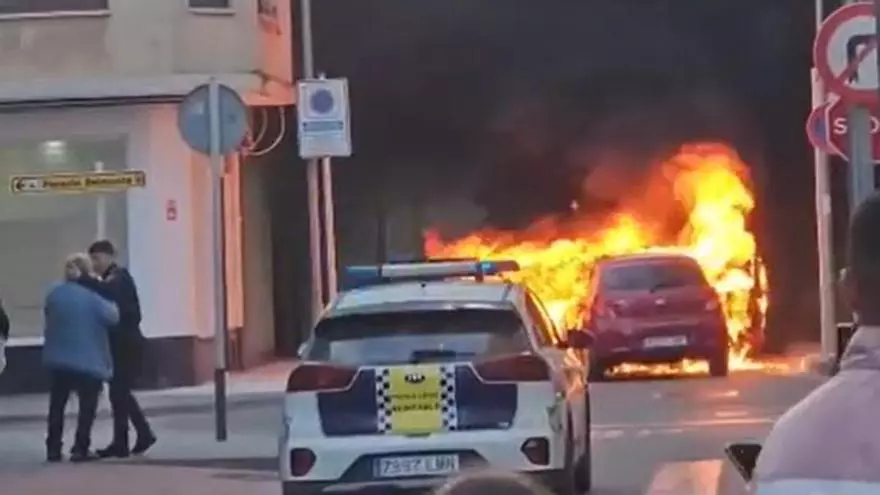 Incendio de un coche en Benicarló