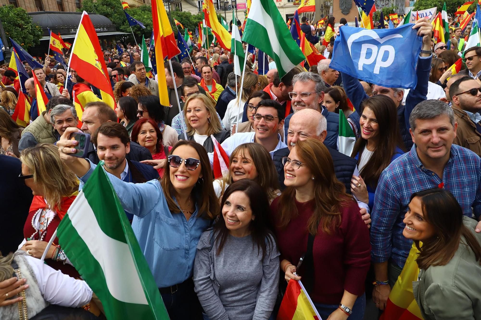 El PP de Córdoba congrega en Las Tendillas a miles de personas contra la amnistía