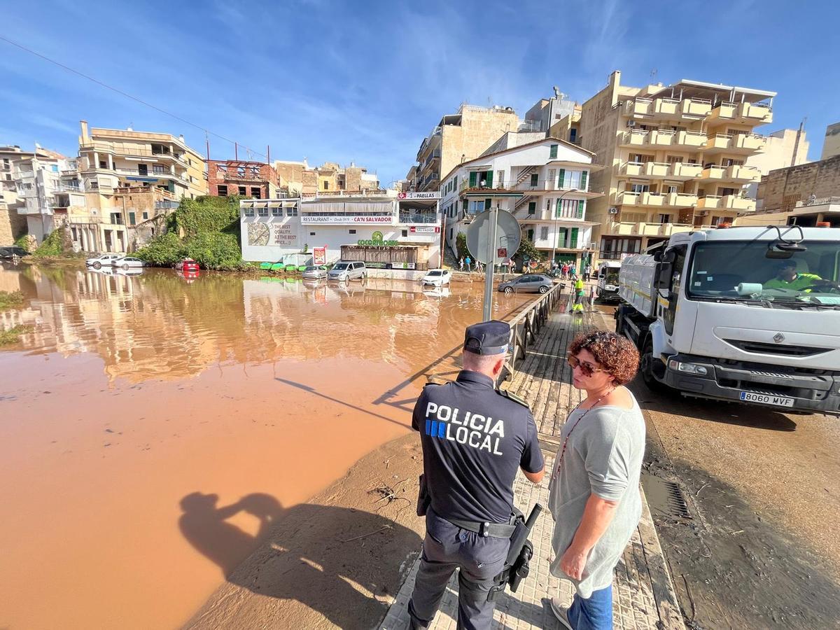 Efectos de la riada en Porto Cristo.