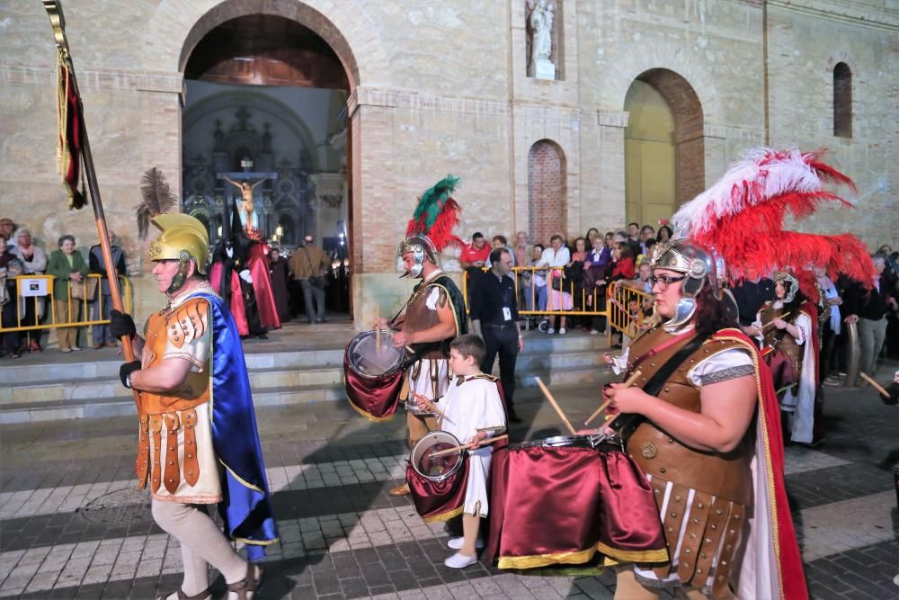 Procesión del Santo Entierro de Cristo en Torrevieja, Viernes Santo, con la participación de 18 imágenes y 154 cofradías