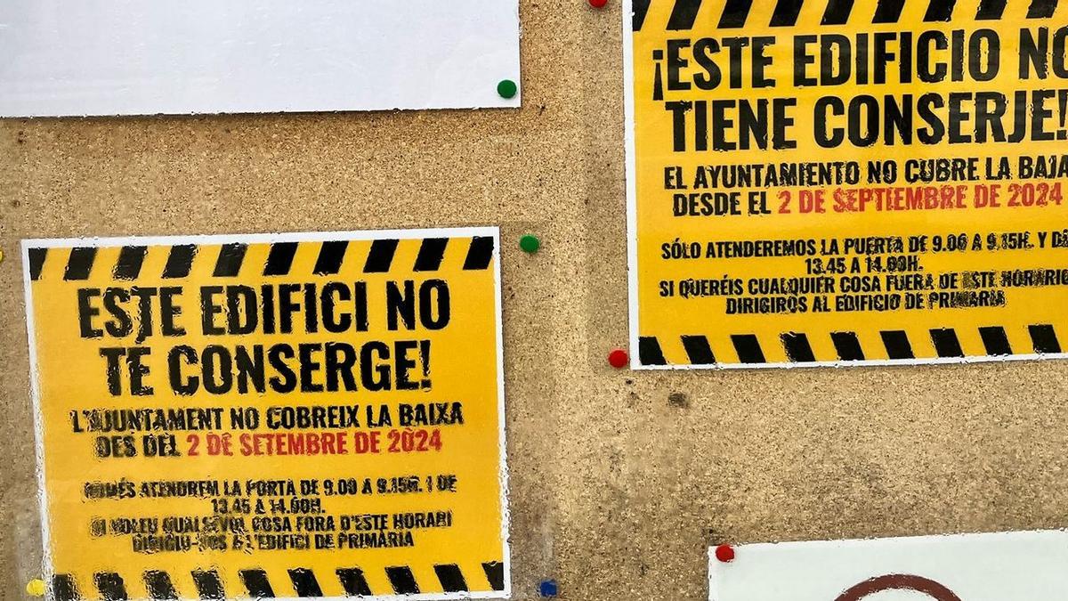 El colegio vila-realense advierte en su tablón de anuncios que no tienen conserje para el edificio de Infantil.