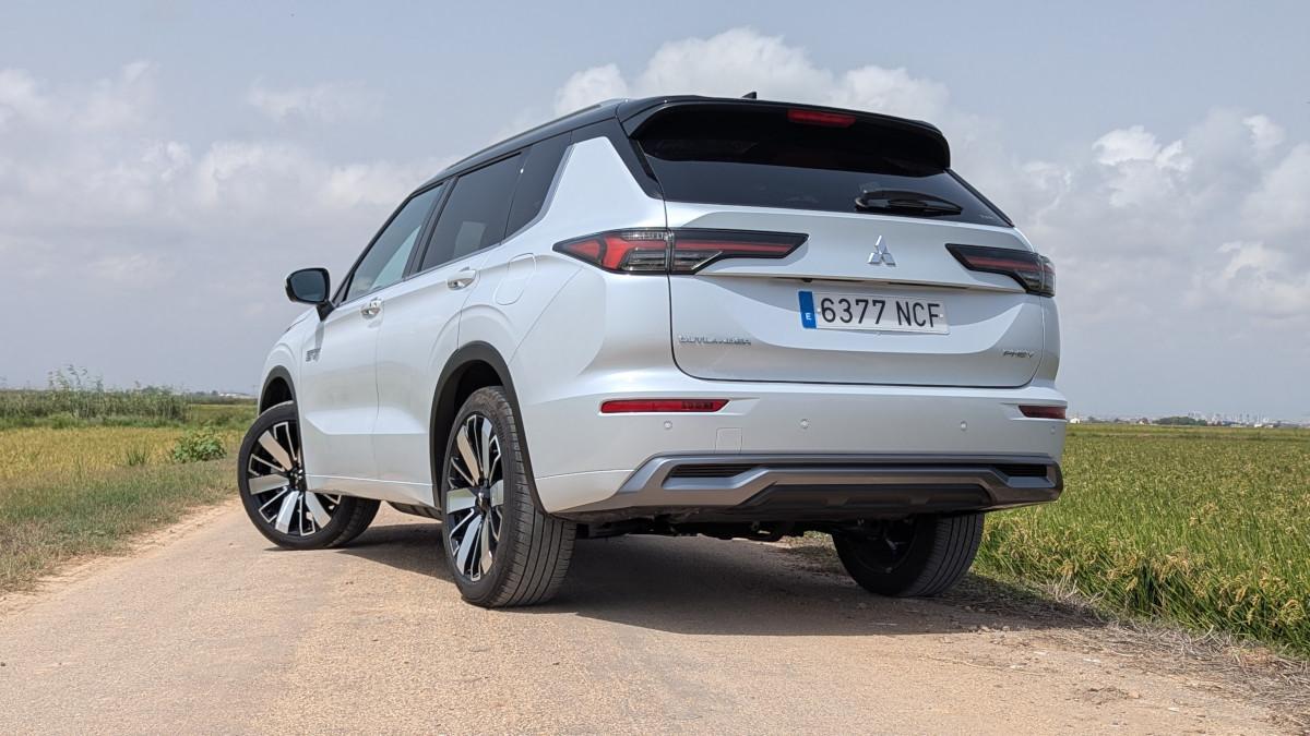 Mitsubishi Outlander PHEV Testi