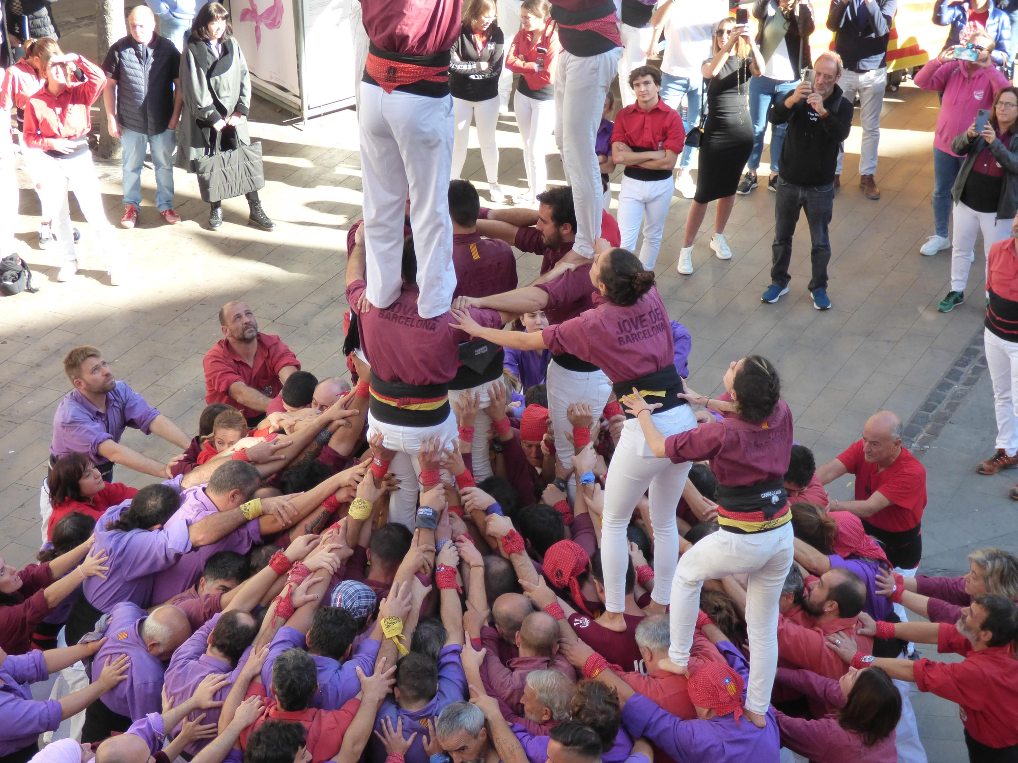 Els Merlots de Figueres celebren el final de temporada acompanyats de la Colla Jove de Barcelona i els Maduixots