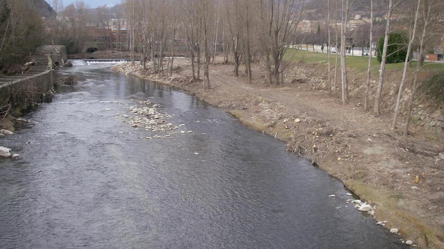 El Ter entre Ripoll i Campdevànol un cop acabat el manteniment.